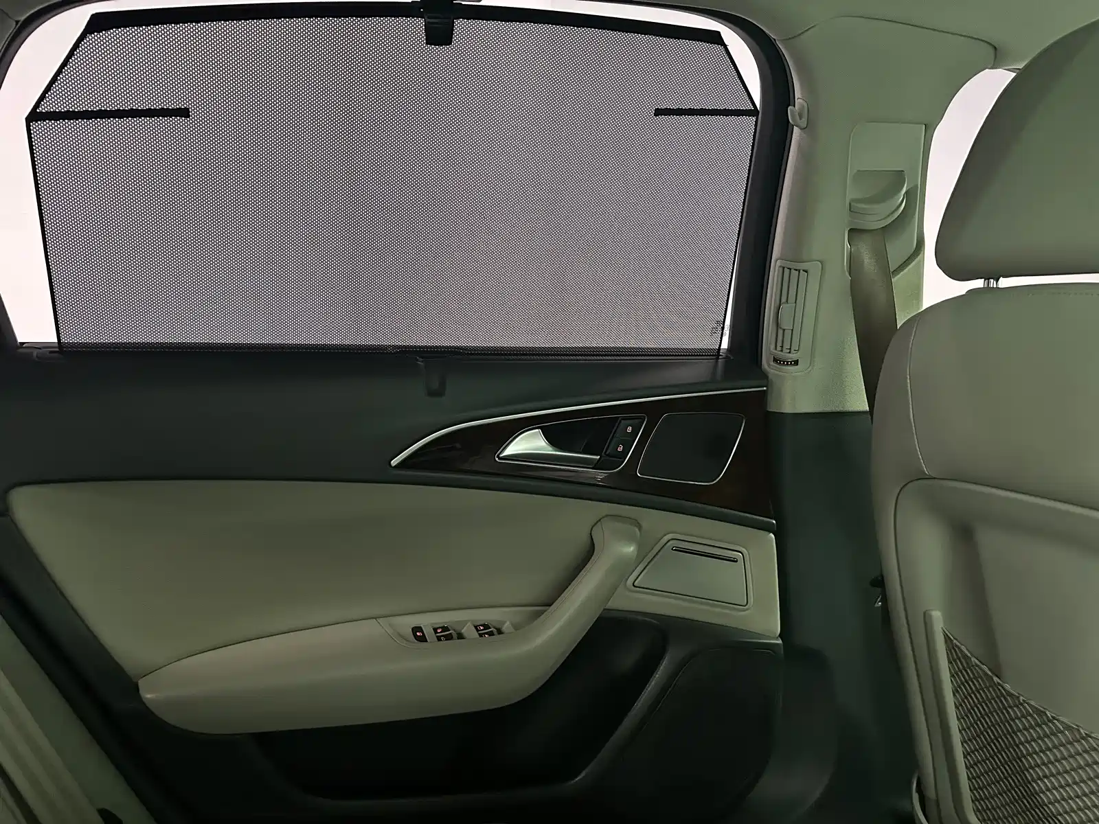 Photo 8 - Audi A6L