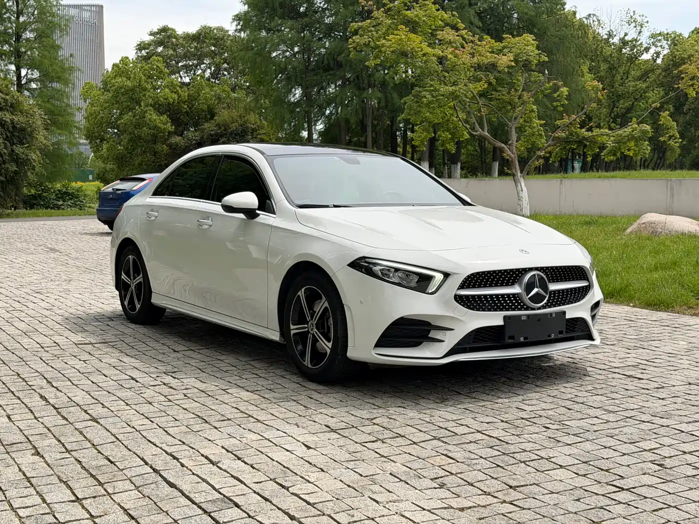Mercedes-Benz A-Class 2023 A 200 L Fashion фото 3