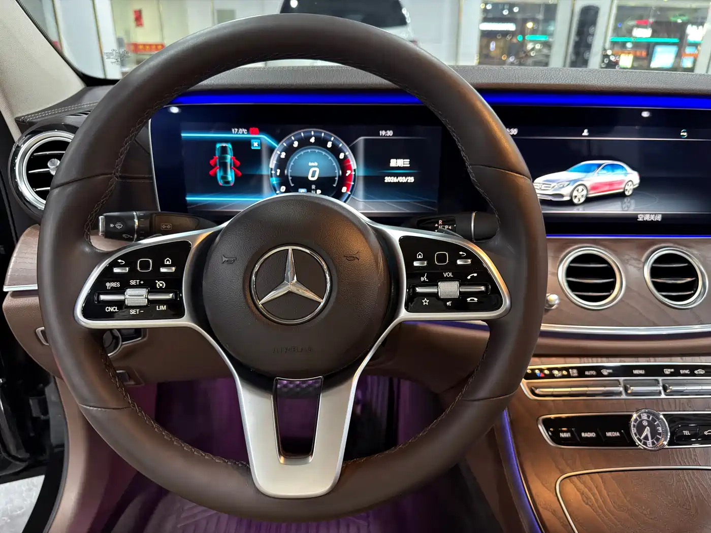 Mercedes-Benz E-Class 2019 E 300 L Fashion фото 9