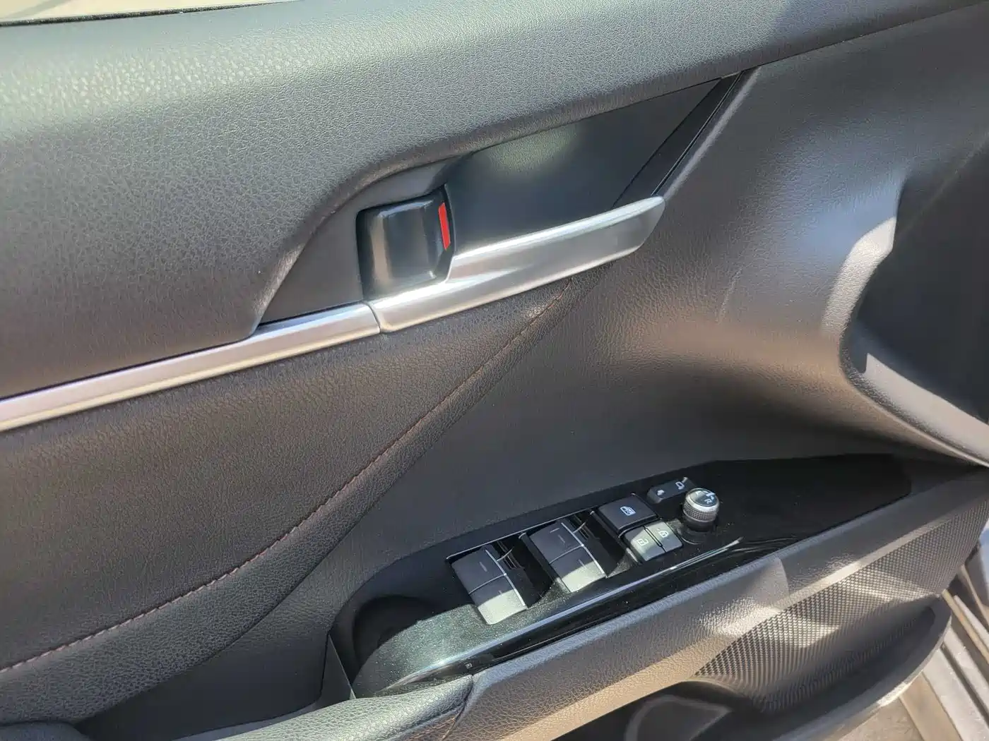Toyota Camry 2023 2.0G Luxury Edition фото 15