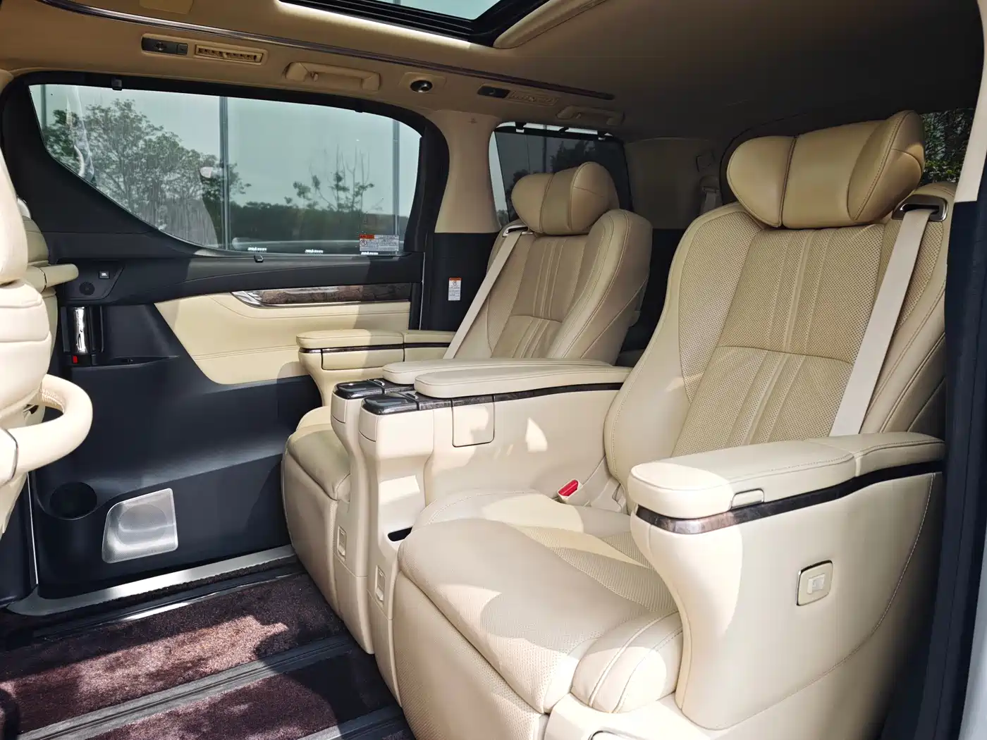 Toyota Alphard 2018 Facelift 3.5L Premium Edition фото 6