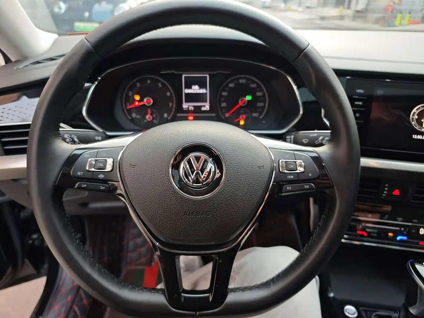 Фото 14 - Volkswagen Passat
