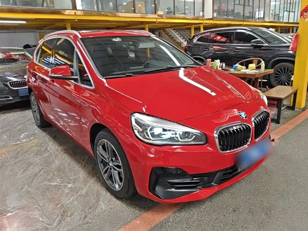 BMW 2 Series Touring 2018 218i M Sport Package фото 4