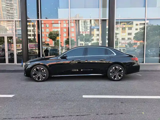 Mercedes-Benz E-Class 2026 E 300 L Luxury — фото 3