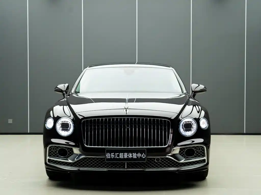 Фото 4 - Bentley Flying Spur
