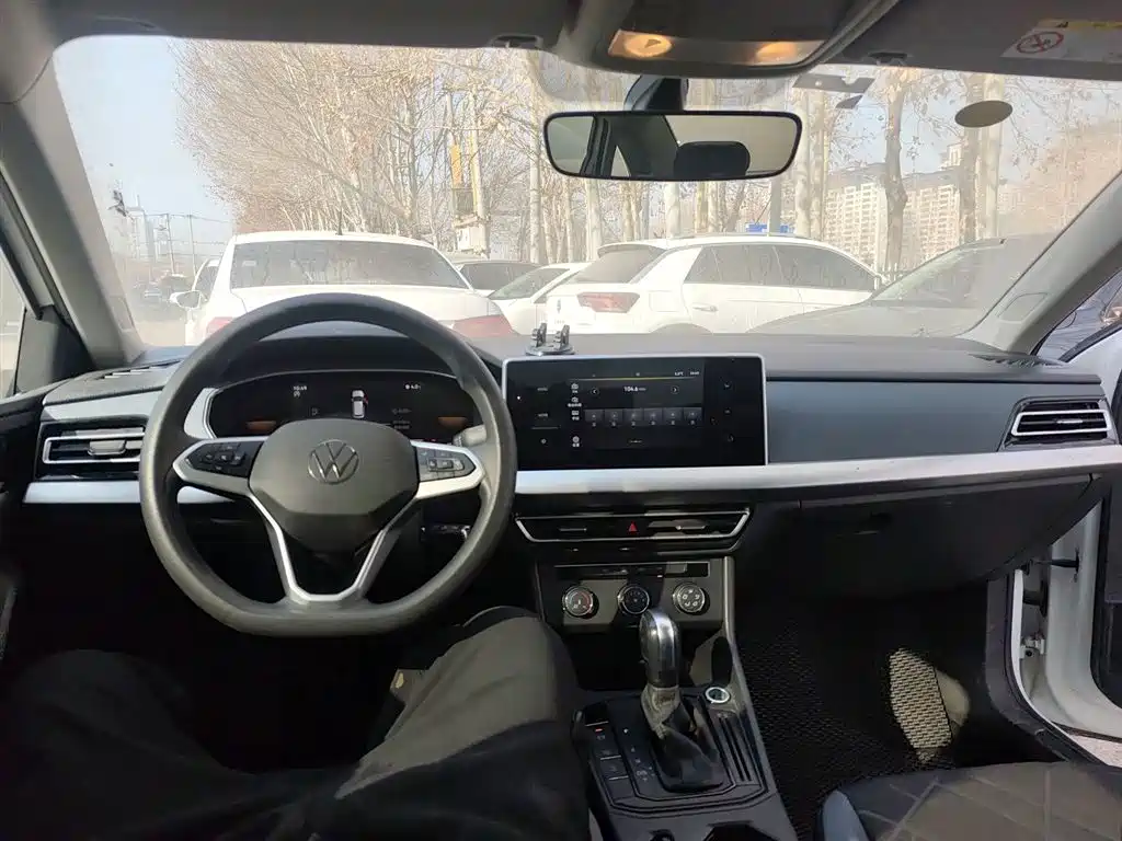 Volkswagen Lavida 2023 Facelift 1.5L Auto Comfort Edition фото 6
