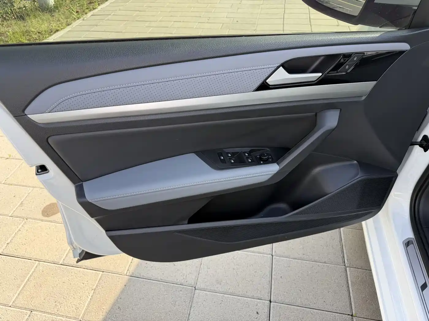 Volkswagen Lavida 2023 Facelift 1.5L Automatic 5 Million Edition фото 14