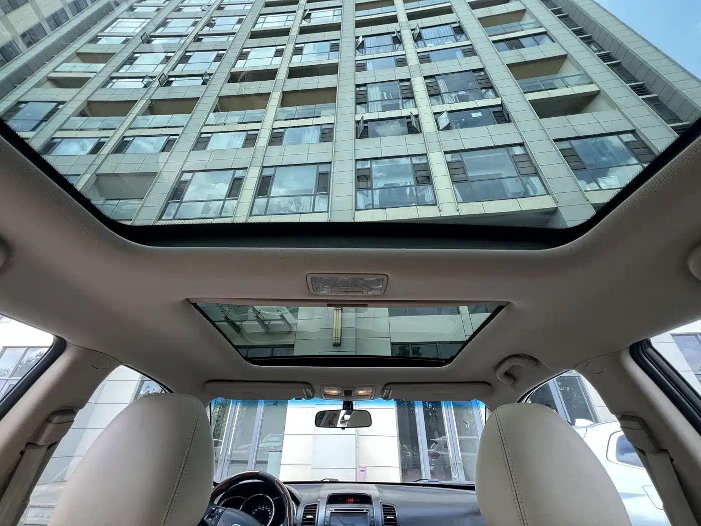 Kia Sorento 2012 2.2T Diesel Comfort Edition фото 12