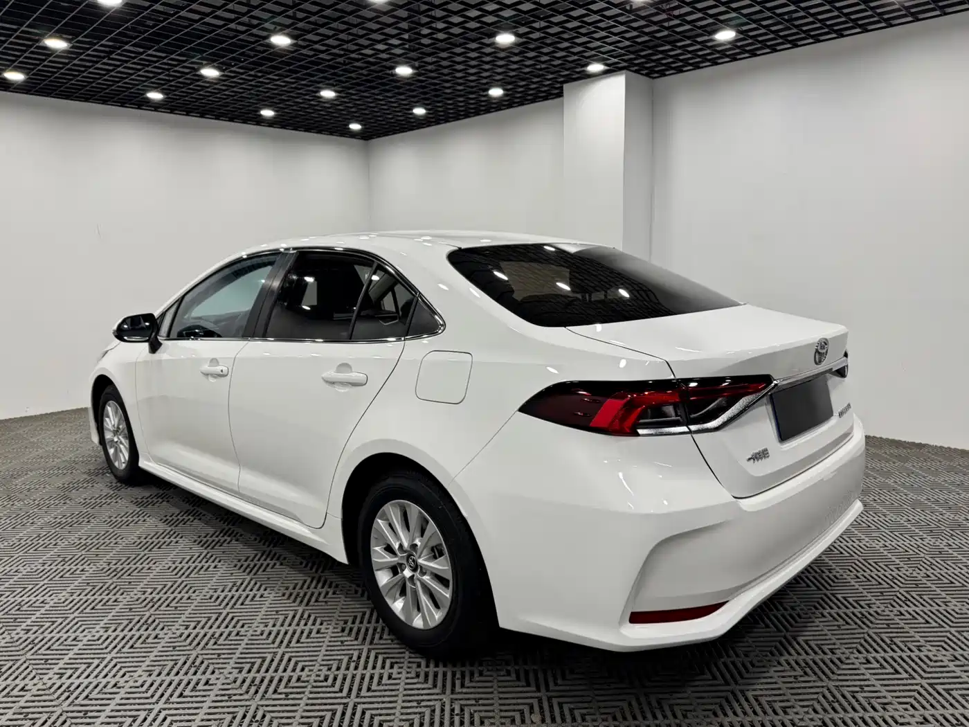 Toyota Corolla 2021 TNGA 1.5L CVT Elite Edition фото 9