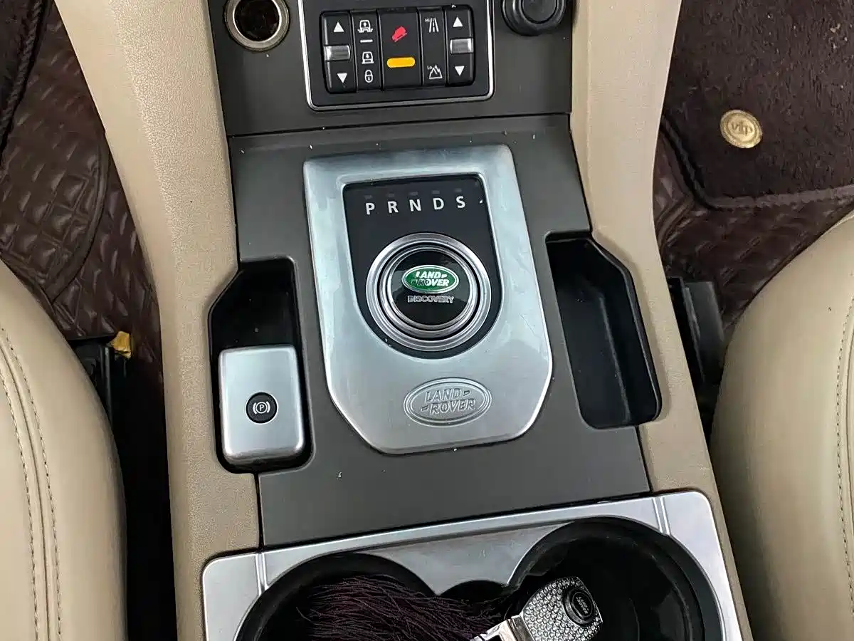 Land Rover Discovery 2014 3.0 SDV6 HSE Diesel фото 10