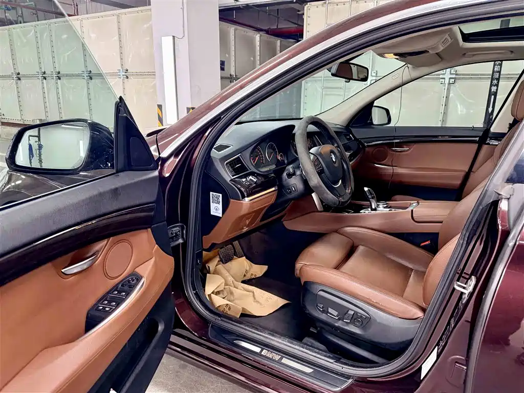 BMW 5 Series GT 2015 535i xDrive фото 7