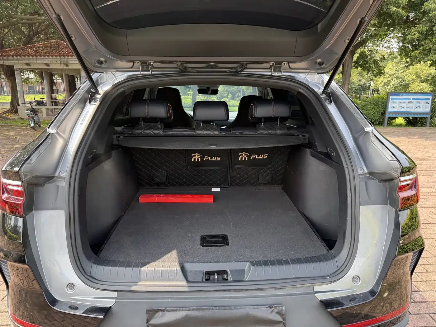 BYD Song PLUS PHEV 2021 EV Premium Model фото 8