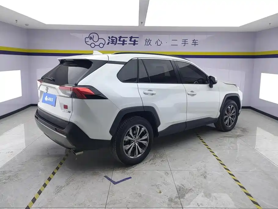 Toyota RAV4 Rongfang 2022 2.0L CVT 2WD Trend Plus Edition фото 3