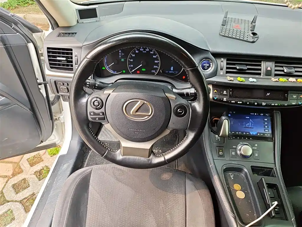 Lexus CT 2017 CT200h Elite Edition Monochrome China V фото 3