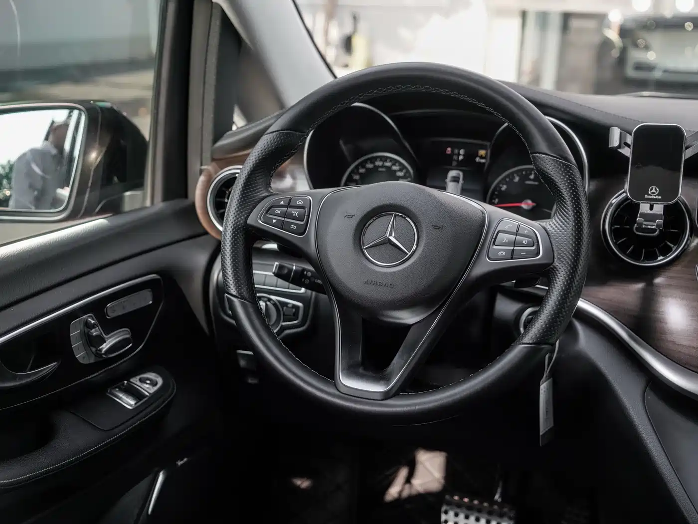 Mercedes-Benz V-Class 2022 V 260 Prestige Edition фото 17