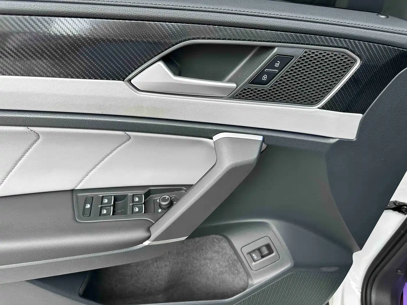 Volkswagen Tayron 2023 280TSI 2WD Luxury Plus Advanced Edition фото 13