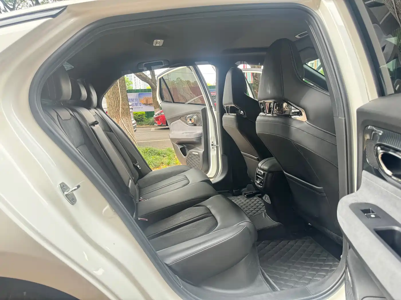 GAC Trumpchi Trumpchi Emkoo 2023 400T Auto R MAX фото 9