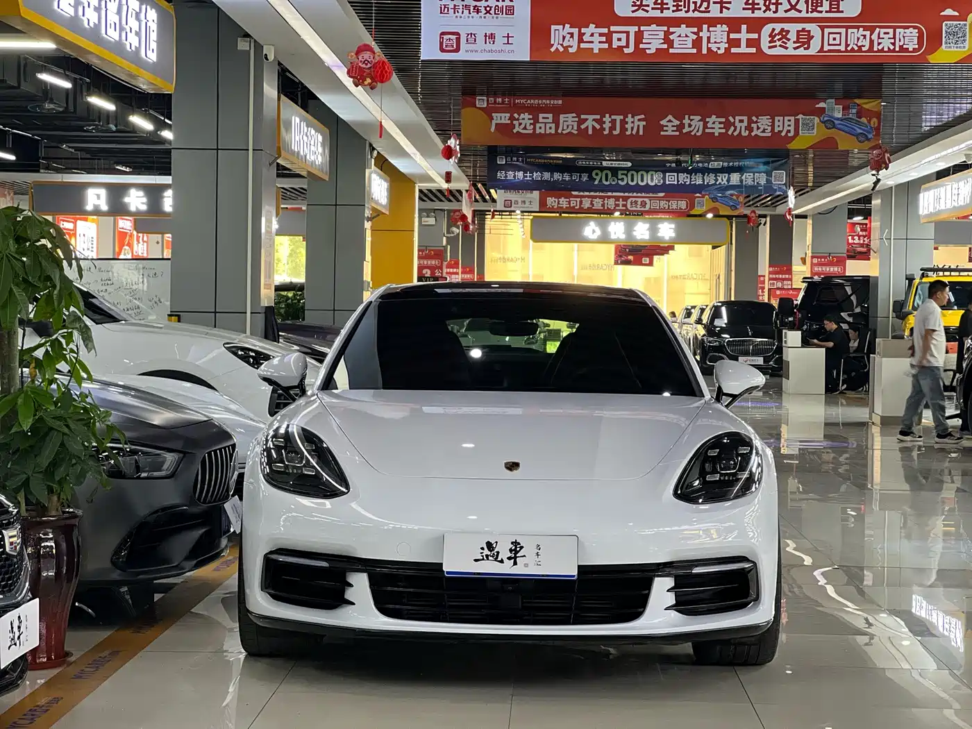 Porsche Panamera 2017 Panamera Executive Long Wheelbase 3.0T фото 2