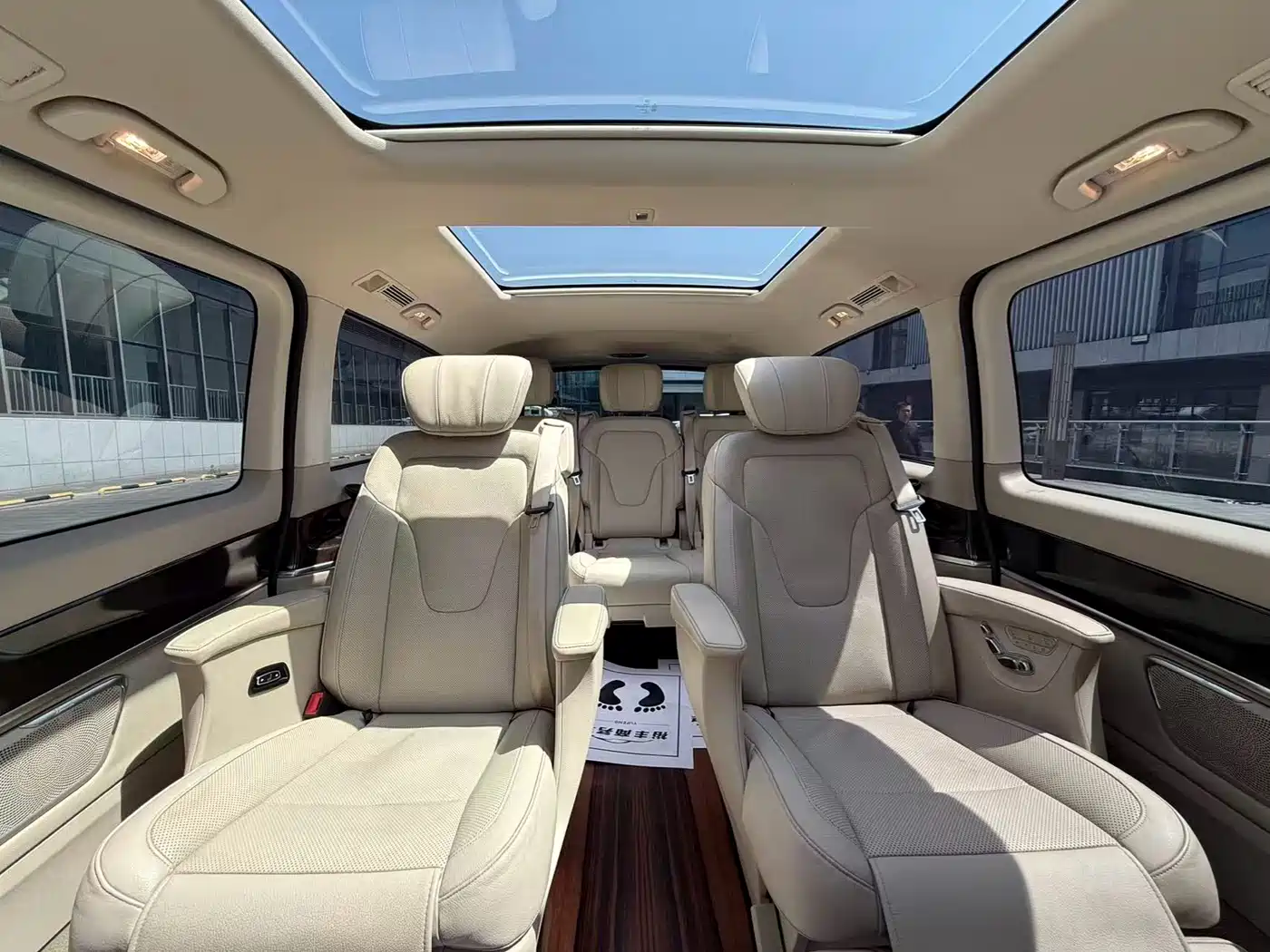 Mercedes-Benz V-Class 2018 V 260 L Premium Long Wheelbase Edition China VI фото 15