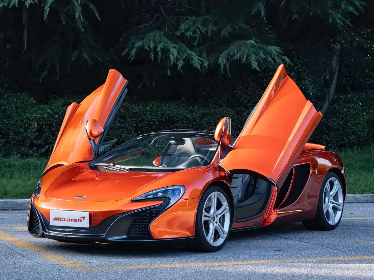McLaren 625C