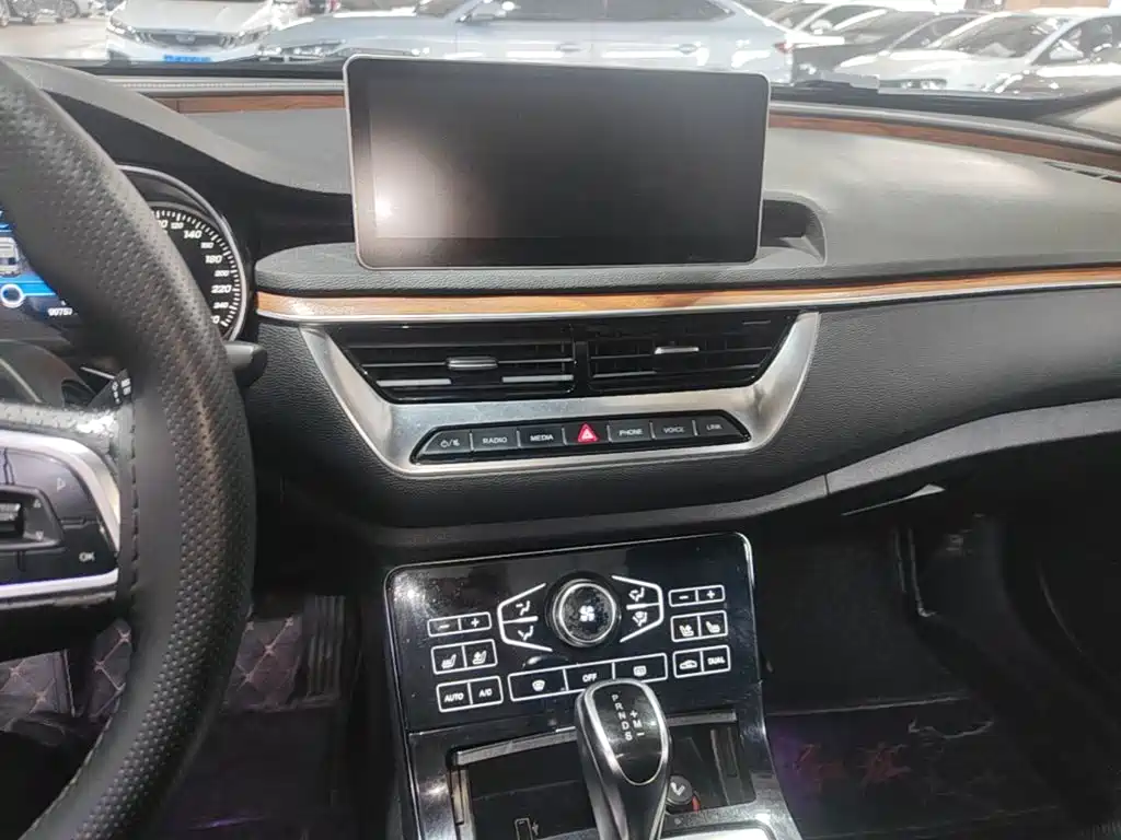 Hongqi H5 2018 2018 30TD Smart Connected Royal Edition