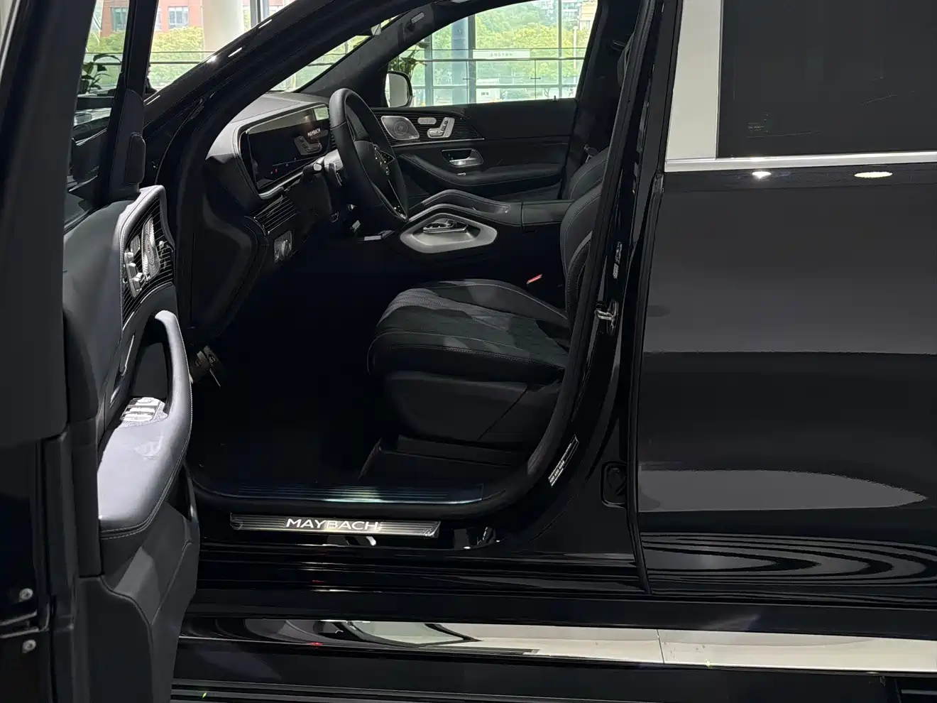 Mercedes-Benz Maybach GLS 2026 GLS 480 4MATIC Liyi Edition фото 4
