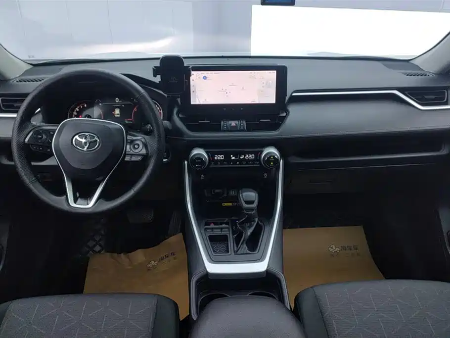 Toyota RAV4 Rongfang 2023 2.0L CVT 2WD Fashion Edition фото 12