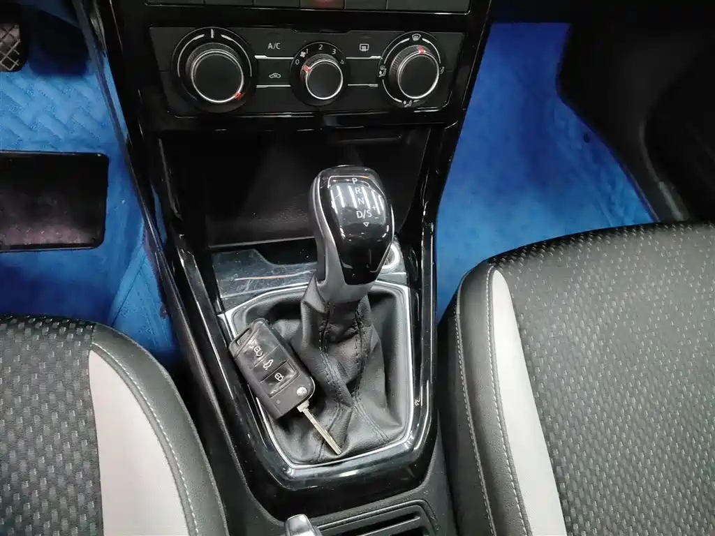 Volkswagen Tanying 2020 1.5L Automatic Joy Edition фото 14