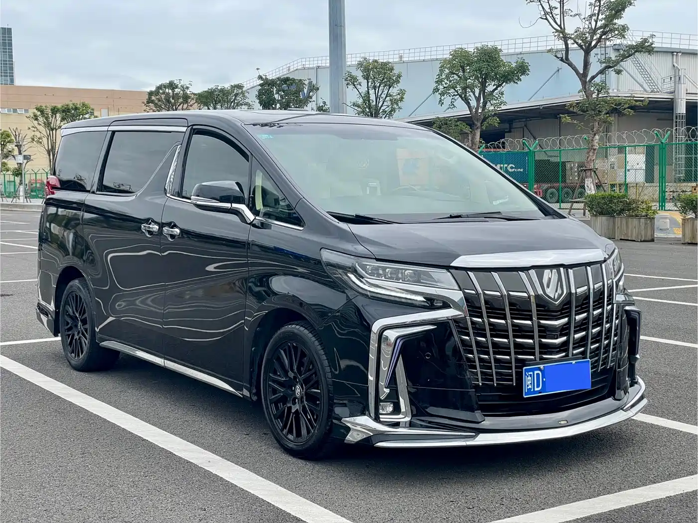 Toyota Alphard 2015 3.5L Luxury Edition фото 3