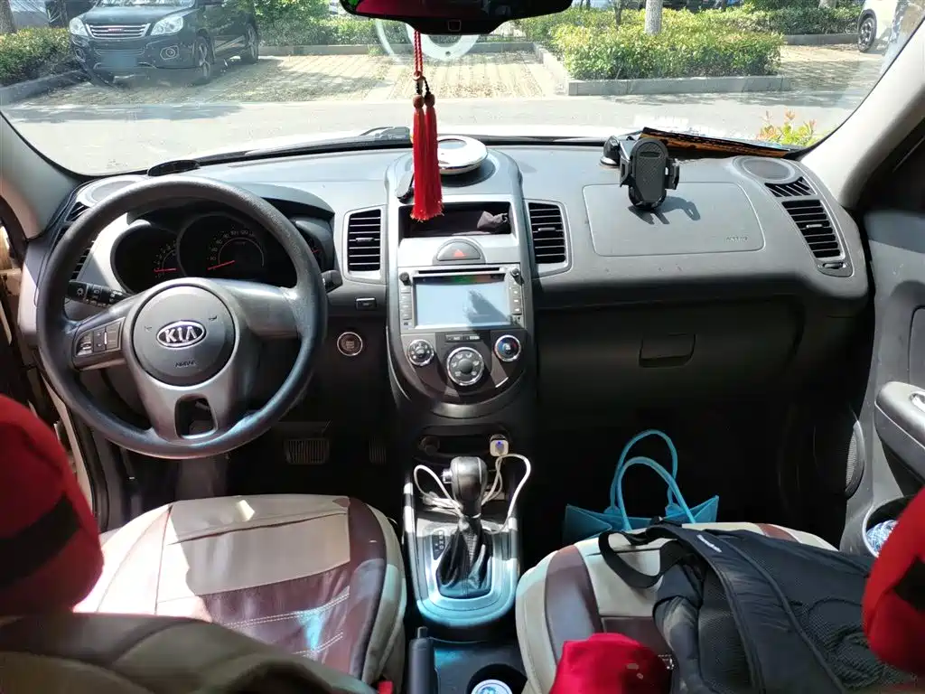Kia Soul 2013 1.6L AT GL фото 10