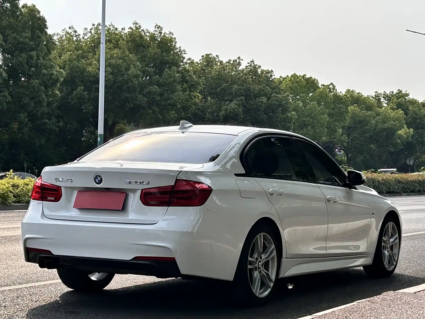 BMW 3 Series 2017 320Li M Sport фото 17