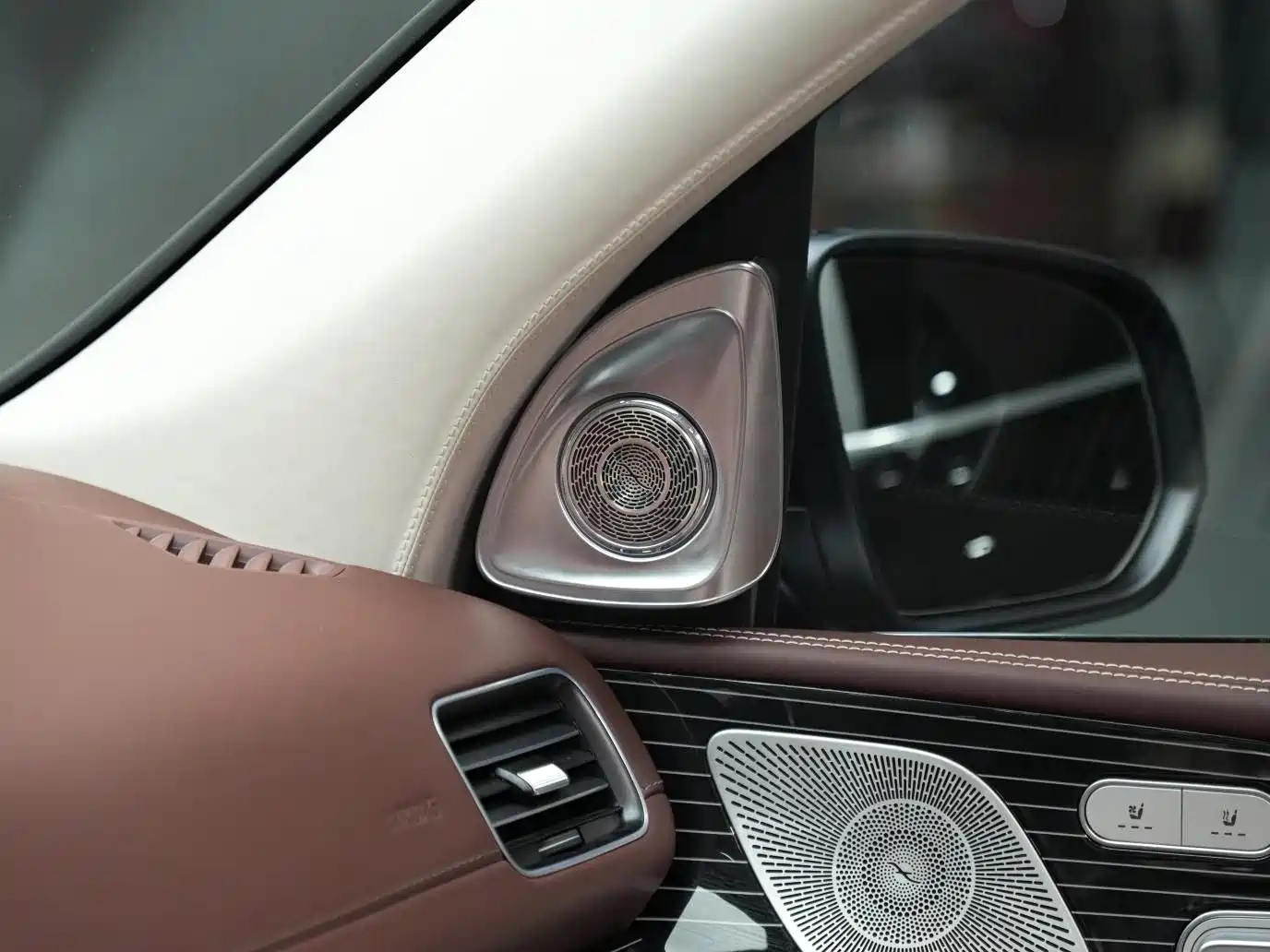 Mercedes-Benz Maybach GLS 2024 GLS 480 4MATIC фото 18