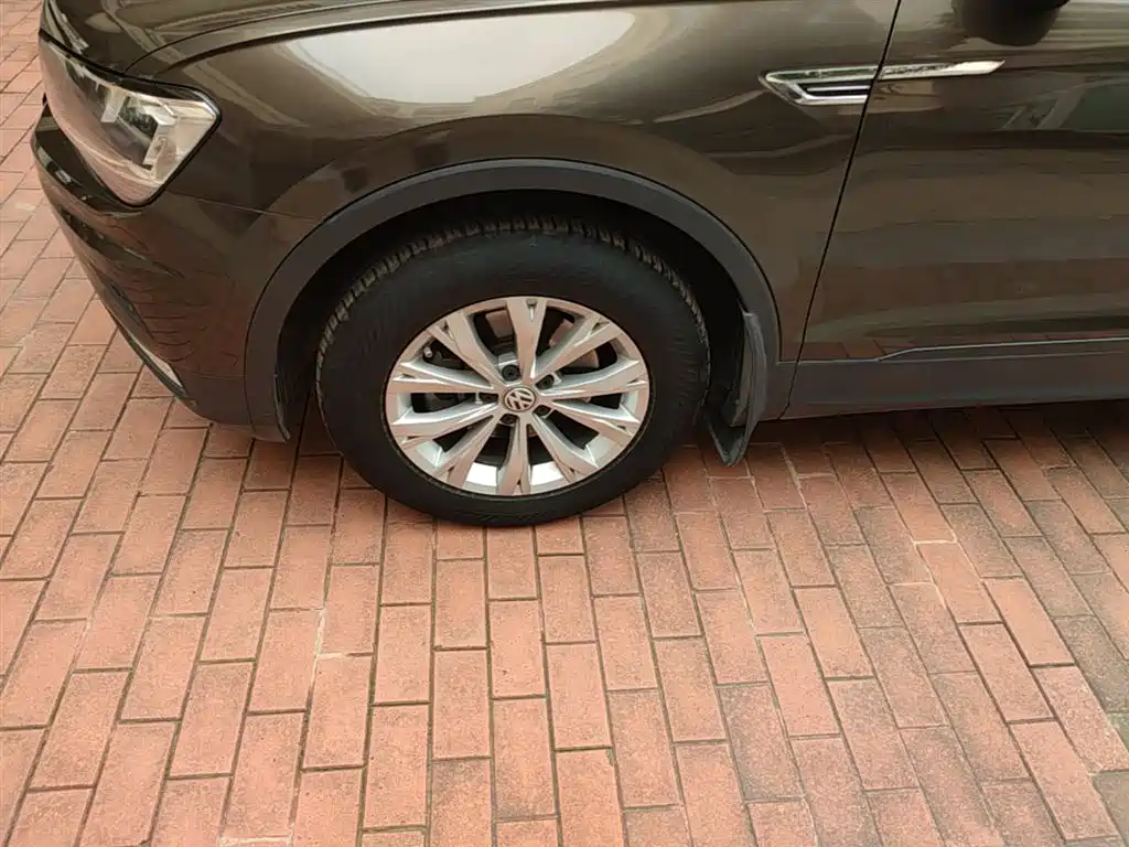 Volkswagen Tiguan L 2017 330TSI Automatic 2WD Trend Edition фото 23