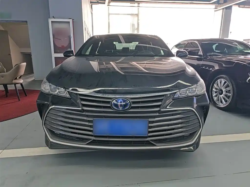 Toyota Avalon 2019 Hybrid 2.5L Luxury Edition China VI фото 3