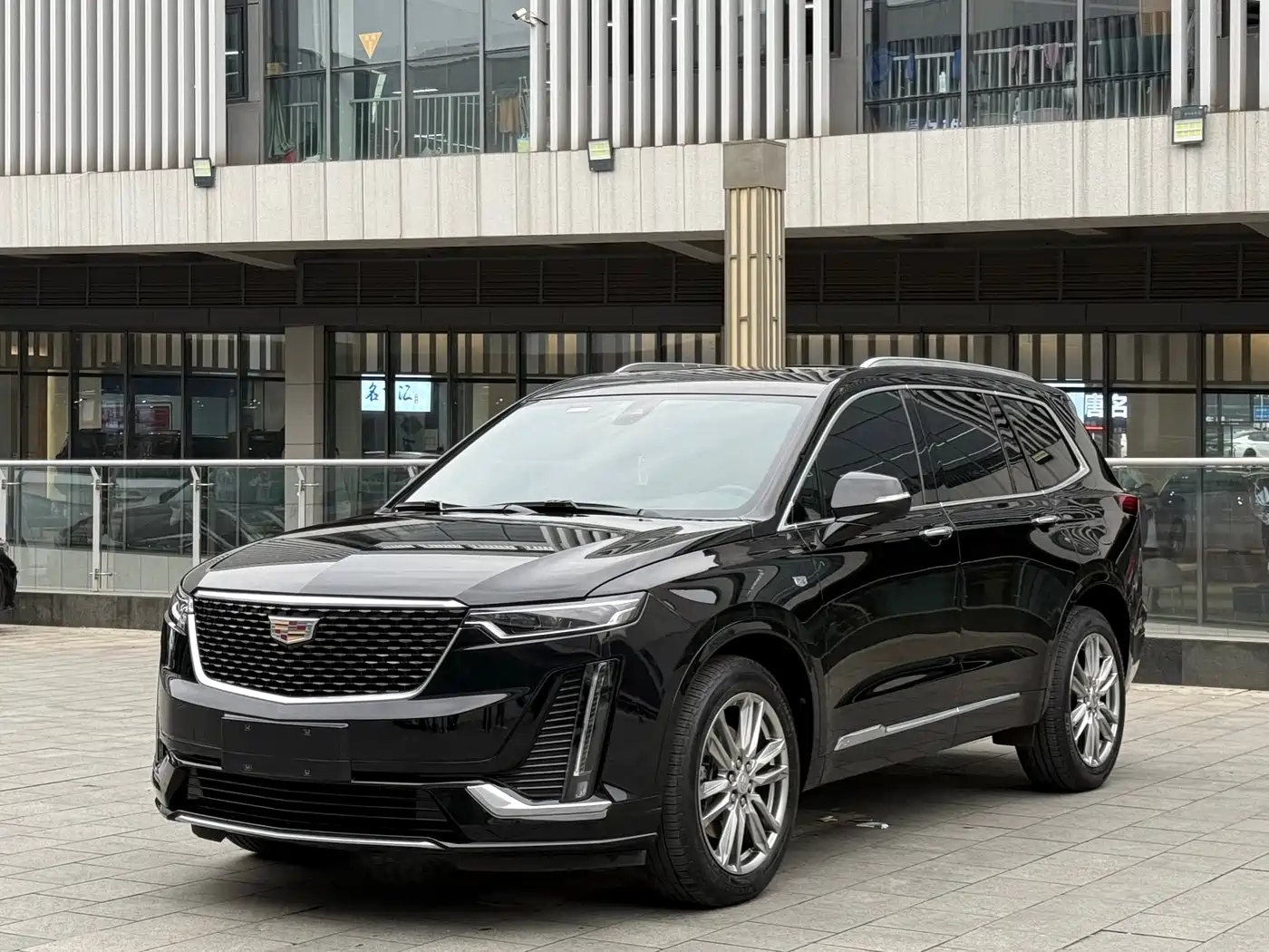 CADILLAC XT6