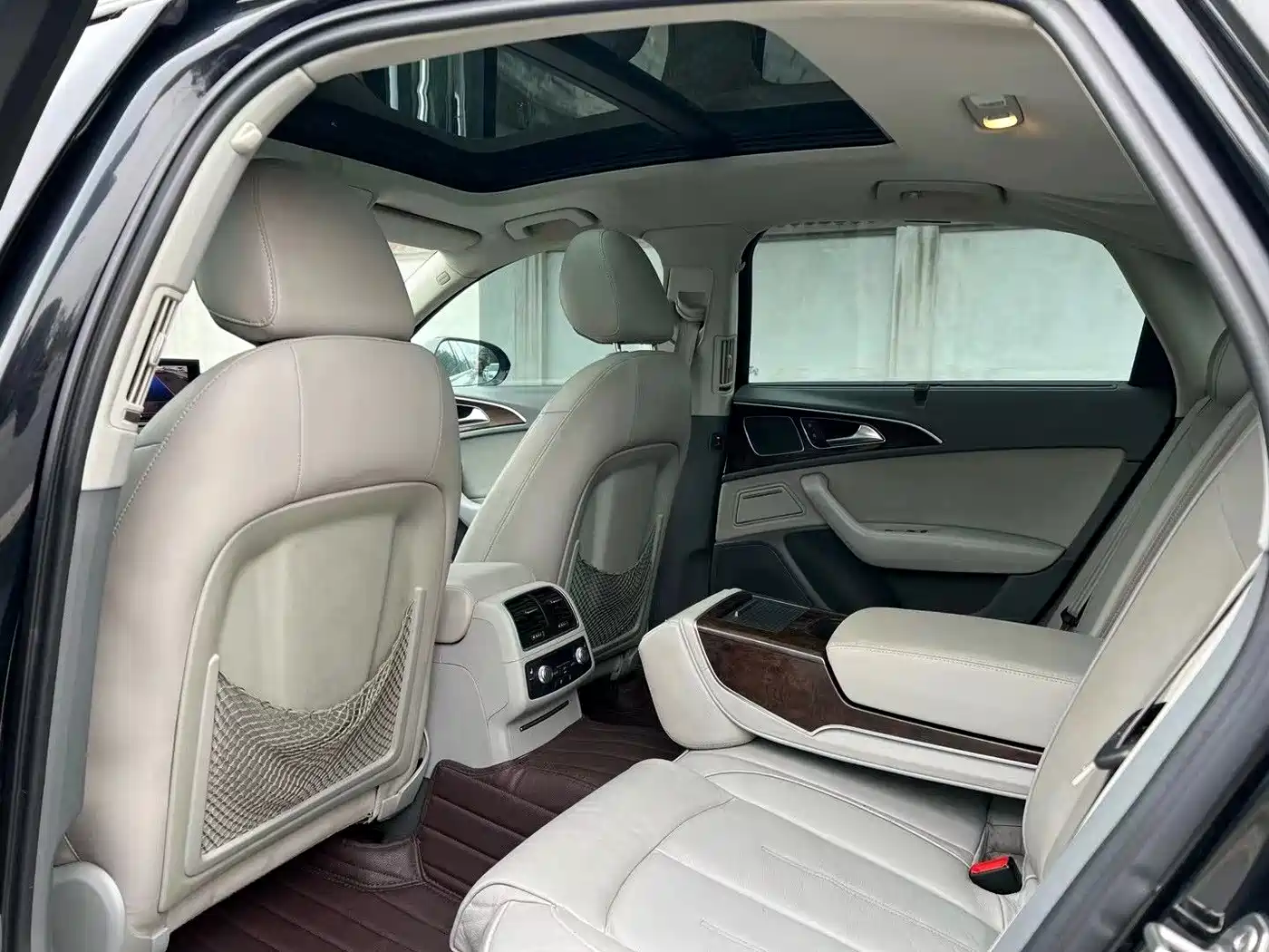 Фото 6 - Audi A6L