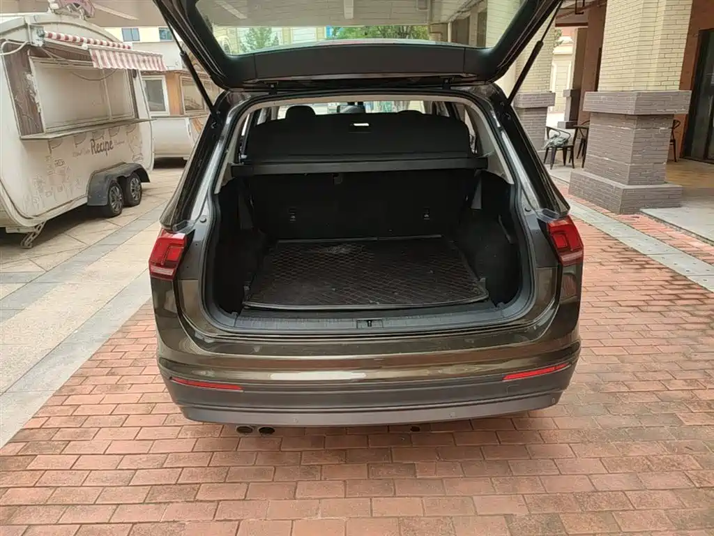 Volkswagen Tiguan L 2017 330TSI Automatic 2WD Trend Edition фото 19