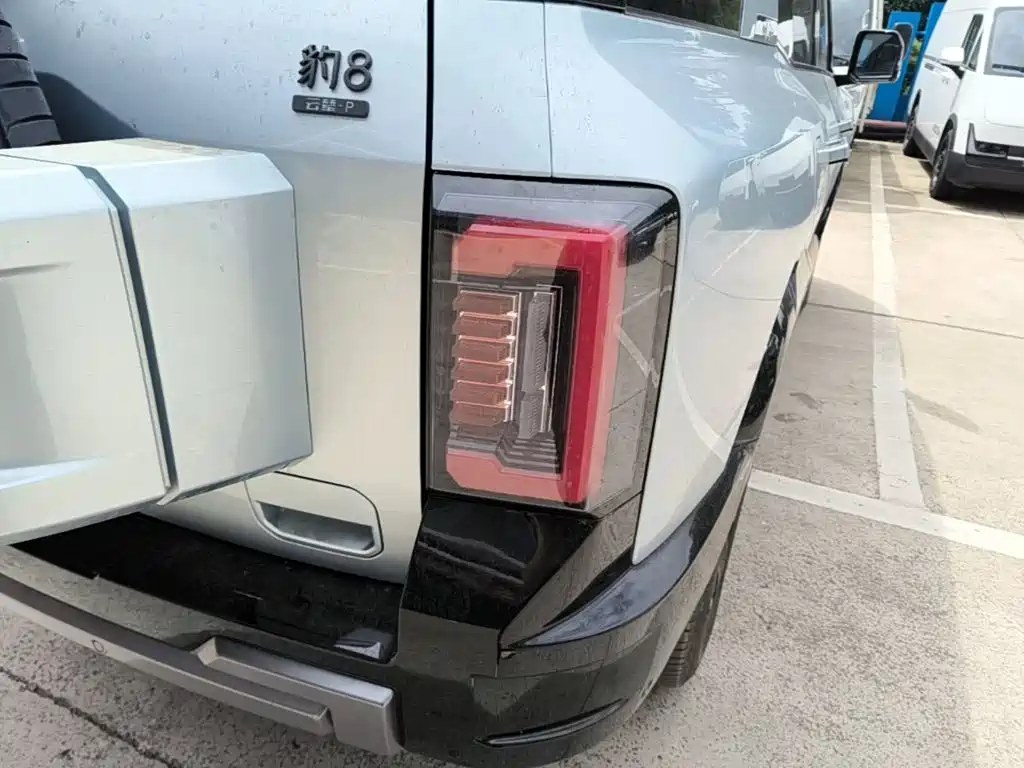 Fang Cheng Bao Leopard 8 2026 2025 Zhiyong Flagship 7-Seater