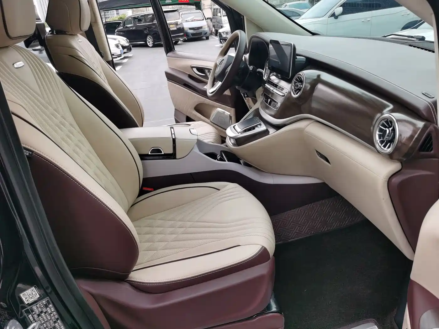 Mercedes-Benz Vito 2021 2.0T Business Edition 7-seater фото 6