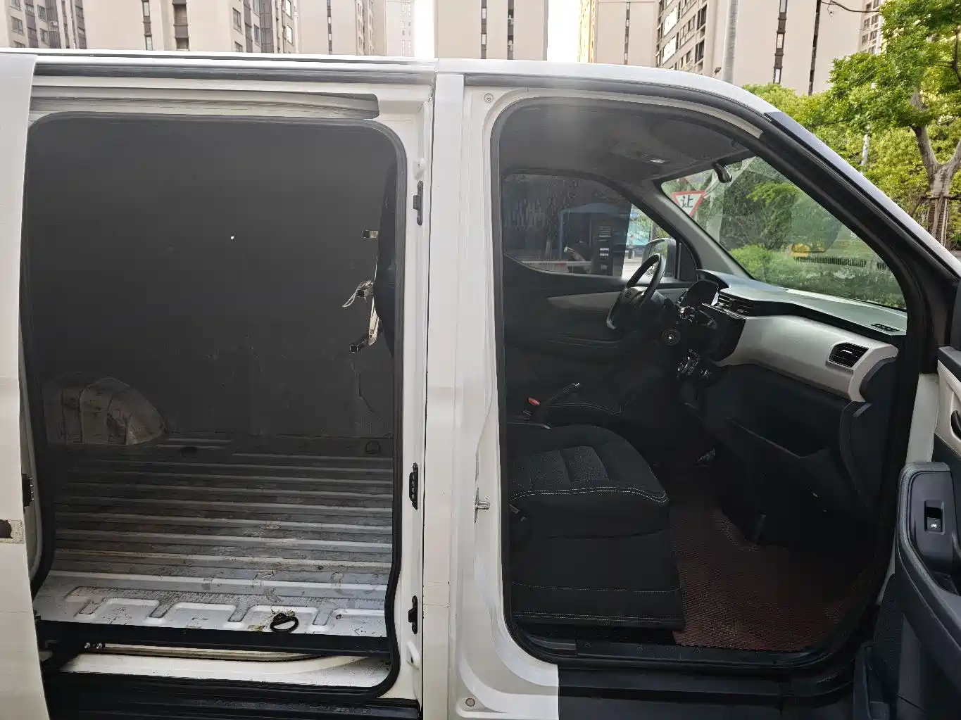 SAIC Maxus Maxus EV30 2023 Pure Electric Intelligent Logistics Expert Long Wheelbase CATL фото 7