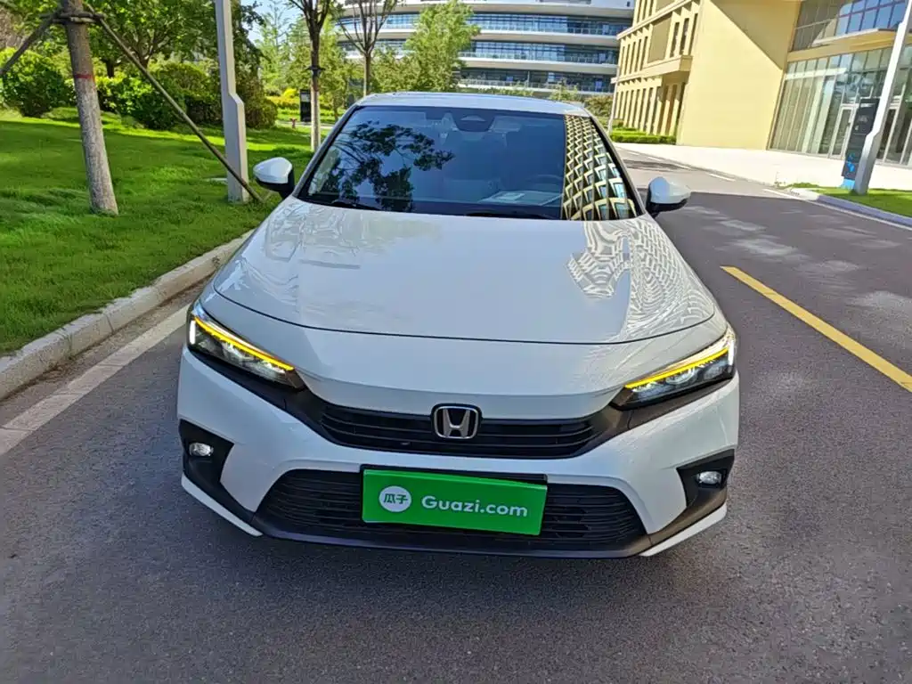 Honda Civic 2022 240TURBO CVT Sport Edition 3