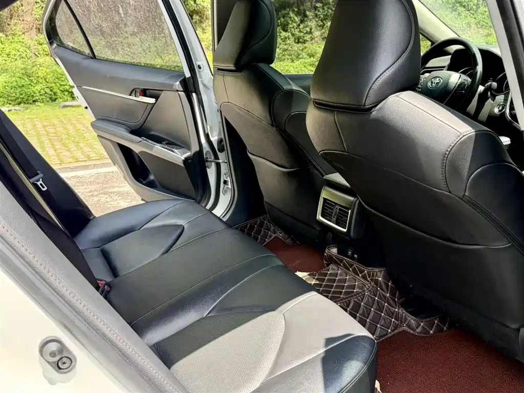 Toyota Camry 2023 2.0G Luxury Edition фото 6