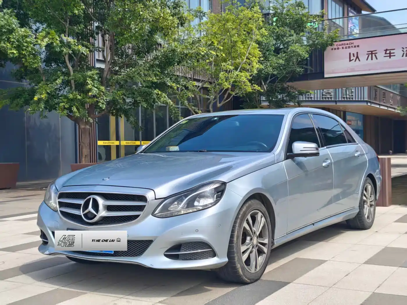 Фото 1 - Mercedes-Benz E-Class