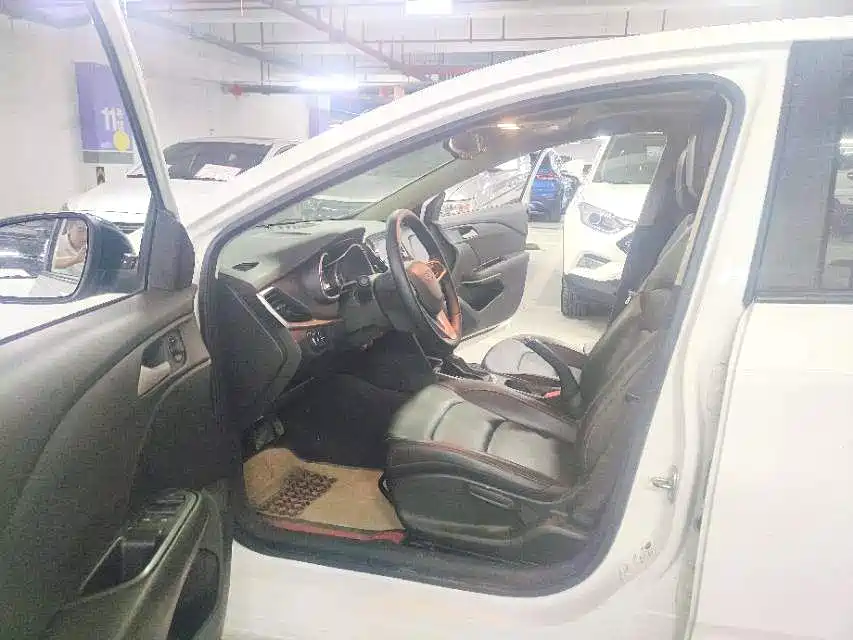 Chevrolet Monza 2019 Redline 320T DCT Joy Edition China VI фото 5