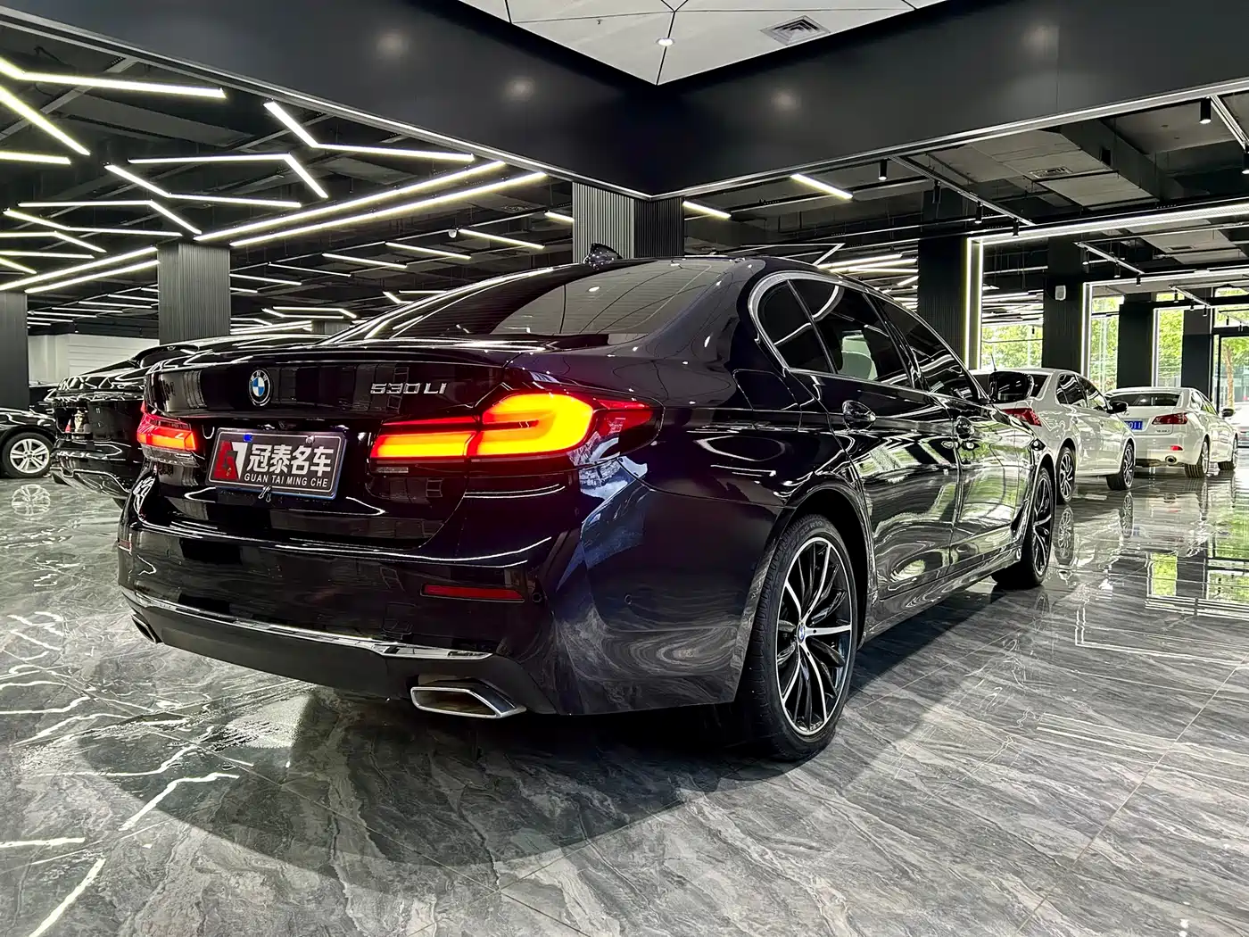 BMW 5 Series 2021 530Li Premium Luxury Package фото 5