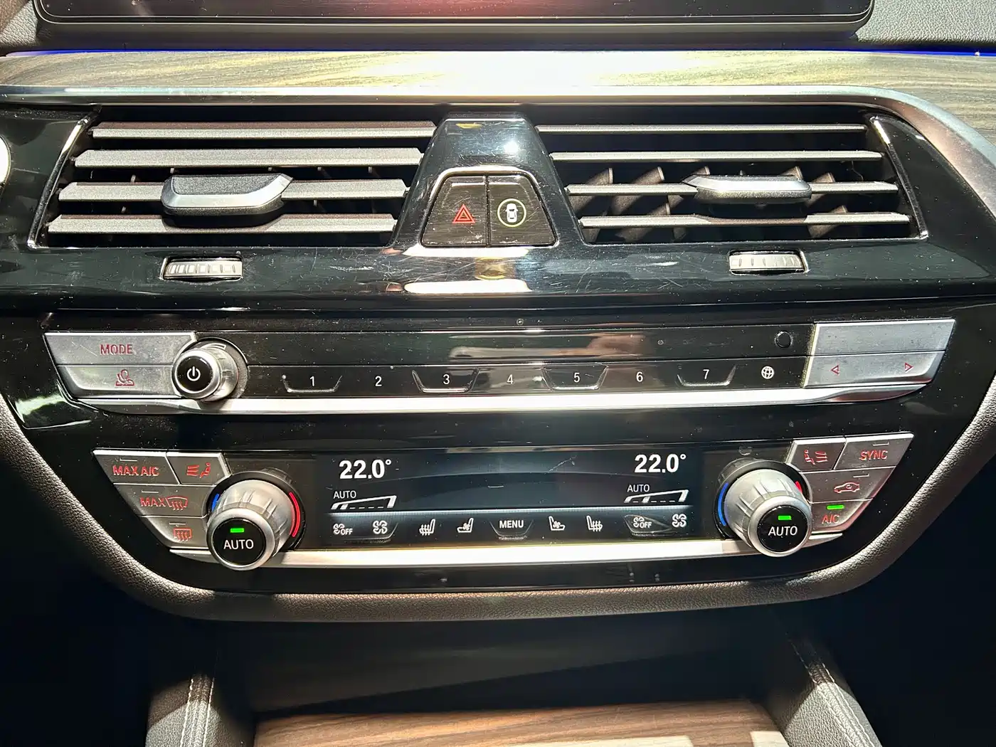 BMW 5 Series 2021 530Li Premium Luxury Package фото 18