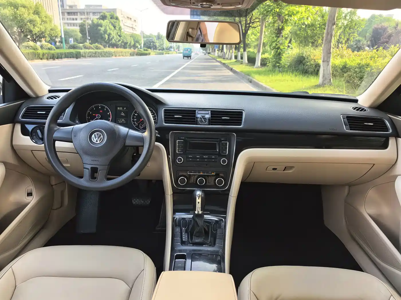 Volkswagen Passat 2013 1.8TSI DSG Government Procurement Edition фото 8