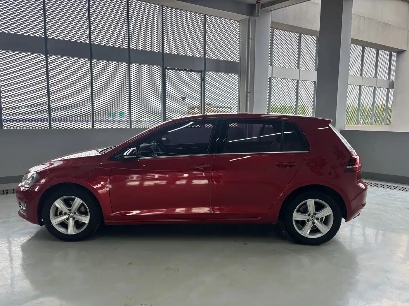 Volkswagen Golf 2017 230TSI Auto Comfort Millionth Anniversary Edition фото 16