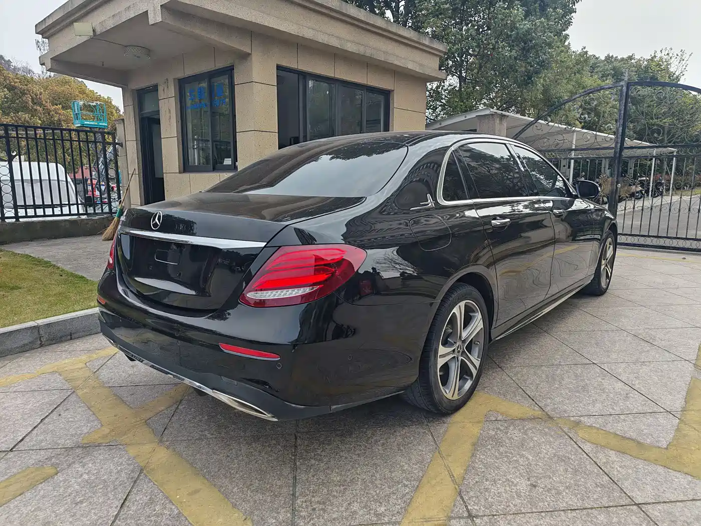 Mercedes-Benz E-Class 2020 Facelift E 260 L Sport фото 13