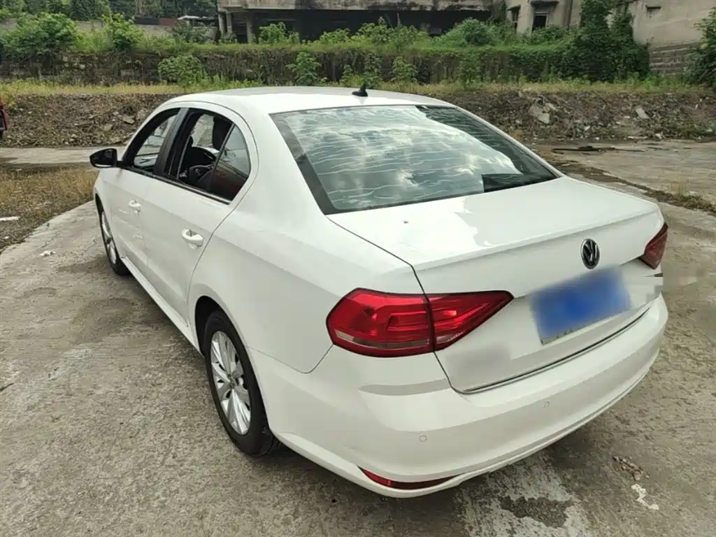 Volkswagen Lavida 2017 1.6L Automatic Comfort Edition фото 5